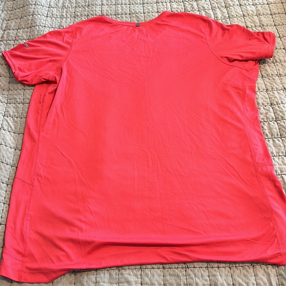 Nike stay cool dri-fit 2X coral pink - Picture 3 of 3